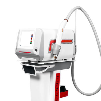 Máquina de eliminación de tatuajes con láser de escritorio Q Switch Nd Yag Carbon Peeling Rejuvenecimiento de la piel facial